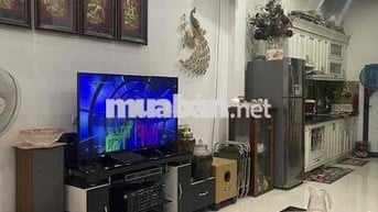 NHÀ EM CHÍNH CHỦ CẦN BÁN NHÀ PHỐ GIA QUẤT - NGÕ THÔNG TỨ PHÍA - TIỆN Í
