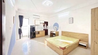 Căn hộ dịch vụ Studio ban công , rộng 40m2 tại Công viên làng hoa