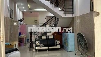 Nhà siêu đẹp full nội thất dt 4×15 trệt 1 lầu đúc 2pn 2wc hẻm xe hơi