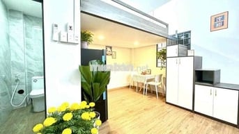 Căn Hộ Cửa Sổ Thang Máy Thiết Kế Hiện Đại Gần Đại Học Kinh Tế