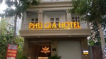 Khách sạn 36 đường 2C Phạm Hữu Lầu, 7x19m, 4L, 24P, TN240tr