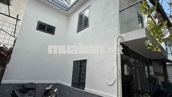 nhà riêng lẻ gần chợ Thị Nghè trệt lầu kiên cố , 2 mặt thoáng mát