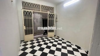Cho thuê nhà 1 lầu Nguyễn Tri Phương gần mặt tiền
