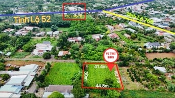 Sở hữu ngay lô đất gần 1800m2 ngang 41x40m có 100m thổ cư. Ngay tl52