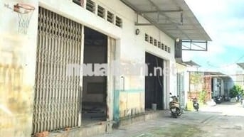 Xưởng và nhà cấp 4 - 250m2 - Gần KCN Vĩnh Lộc