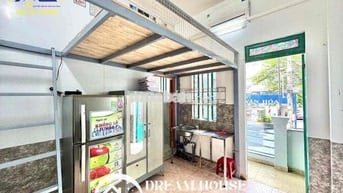có bancol, mặt tiền đường, cách vhu 10' đi xe, hỗ trợ 200 tiền chuyển