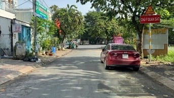 Bán đất 10.7 tỷ - mặt tiền đường D3 gần Lê Văn Việt và D2 . P. TNP A 