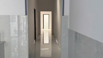 Bán nhà mới xây 3 phòng ngủ DT 150m2 gần Lã Xuân Oai -Nguyễn Duy Trinh