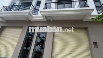 Bán Gấp Nhà Lầu 4 Tầng xã Đức Hoà - Tây Ninh mới (Hựu Thạnh - LA cũ).