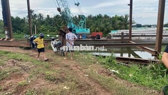 chính chủ gửi lo đất mặt tiền sông dt 1100 m