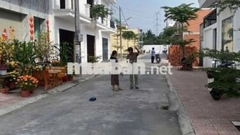 BÁN CẶP NỀN KDC CHÂU THÀNH cách chợ Tân Hiệp 1KM đối diện công viên