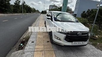 Toyota Innova 2018 2.0 Venturer - 165000 km