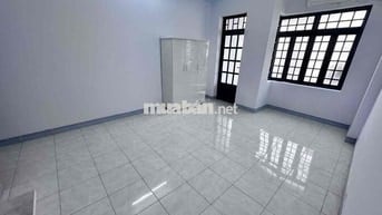 căn hộ 40m2 có bancon full nội thất,có bếp,bàn rửa chén ,chợ thạch đà