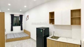 Phòng 22m2 cs thoáng mát, full nội thất ngay Dương Bá Trạc