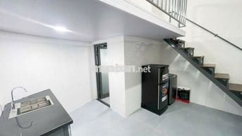 CĂN HỘ GÁC LỬNG FULL NỘI THẤT GIÁ GIẶT RIÊNG GẦN KIẾN TRÚC ĐÔNG Á