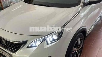 Peugeot 5008 2019 màu trắng trang bị ghế massa