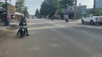 Bán đất 15.5 tỷ - mặt tiền đường 9A ngay đường Phước Thiện rẽ vào. 