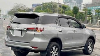 Toyota Fortuner máy xăng 1 cầu