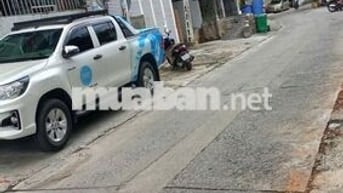 Cho thuê nhà 3 tầng 2 mặt tiền đường 2 Tháng 4 Vĩnh Hải TP Nha Trang