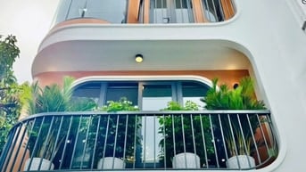Nhà Trần Quốc Thảo 60m2 hẻm 7m ô tô ngủ trong nhà, full nội thất, SHR
