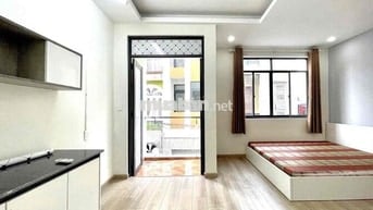Thuê ngay phòng trọ 30m2 view ban công Gần khu ăn uống Phan Xích Long