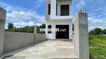 Chủ kẹt tiền bán gấp nhà thô 1 trệt 1 lầu Củ Chi giá 1tỷ2