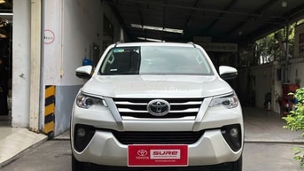 Toyota Fortuner 2.4G máy dầu số sàn 2018 màu trắng