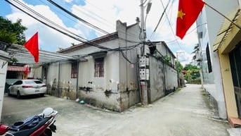 Nhà 16 tỷ, cạnh Ngoại Giao Đoàn, lô góc, oto đỗ cửa, giá tăng từng năm