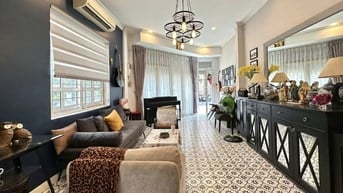 Hạ giá bán gấp nhà góc 2 mặt tiền đường Hoa Lan, Phú Nhuận