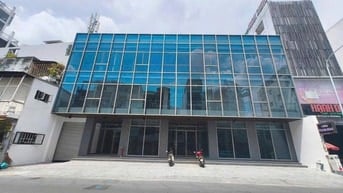 Cho thuê tòa nhà Văn Phòng Mới xây xong Mặt tiền đường Cao Thắng Q3