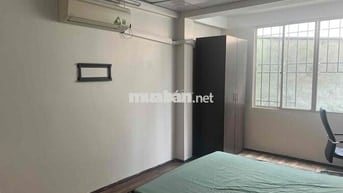 phòng cửa sổ 30m2 đường Nguyễn Văn Cừ, Q.5