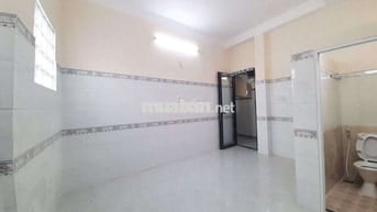 Phòng trọ 18m2 đường tân hòa đông phường phú  lâm tphcm rất an toàn