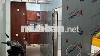 phòng trọ 15m2, có bếp và wc dưới trệt