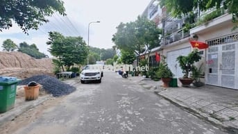 CHƯA QUA ĐẦU TƯ - BÁN  2 LÔ LIỀN KỀ - 9M P- CÁCH PHẠM VĂN ĐỒNG  50M