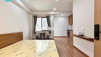 STUDIO BAN CÔNG TÁCH BẾP NGAY EMART PHAN VĂN TRỊ