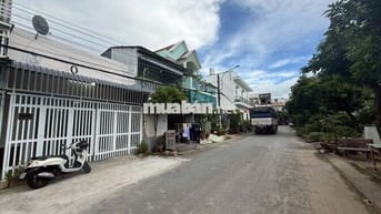 VỐN LÀM ĂN GIẢM NỮA GIÁ CĂN NHÀ Ở HÓC MÔN CÒN 1,4 TỶ(THƯƠNG LƯỢNG)