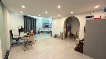 CHo thuê nhà căn góc 2 mặt tiền đường Nguyễn xuân khoát 8,5x12,5m 1L
