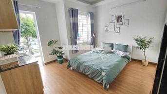 STUDIO BAN CÔNG SIÊU RỘNG NGAY CÔNG VIÊN LÀNG HOA THOÁNG MÁT