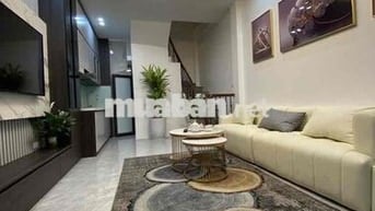 Bán nhà Kim Ngưu - Nội thất đẹp - Sân để xe rộng - 30m2. Giá: 5,18 tỷ