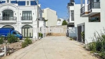 Nền bán tiếp giáp kdc đại ngân ngang đại học y dược giá 2,5 tỷ