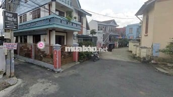 Tôi bán đất ở đô thị phường 2,Đà Lạt sổ hồng đã có sẵn nhà 2 tầng.