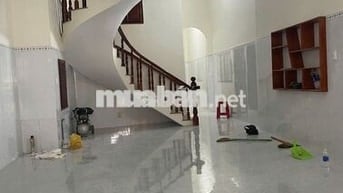 Cho thuê phòng mới rộng rãi trong nhà nguyên căn