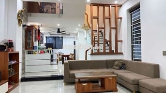 Bán căn nhà 3tầng . 2mặt tiền đường Nguyễn lữ. Khu Am Việt Á Đà Nẵng