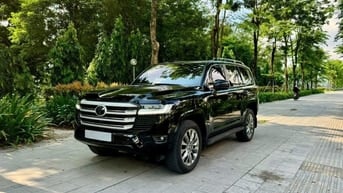 Bán Land Cruiser LC300 sản xuất 2025. Siêu lướt 5000 Km. Xe như mới.