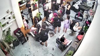 Salon tóc phố Đại La cần tuyển gấp thợ phụ