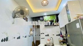 Bán Nhà Hẻm 3 Tầng Quận 10 Đẹp Ở Ngay 2PN 1 Tỷ xxx