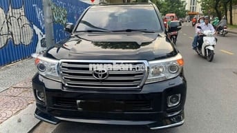 2014 VX 4.6 V8 - 373324 km