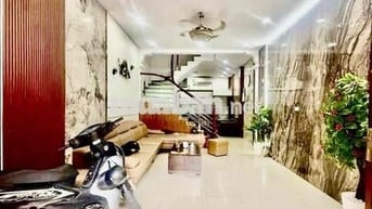 Đang cần bán nhà ngay trong ngõ Gốc Đề, vài bước ra ô tô, 38m2, 7.4T