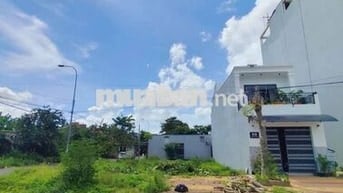Cần bán gấp đất Đ.Tạ Uyên, P1, Cà Mau gần bệnh viện y dược Cà Mau, SHR