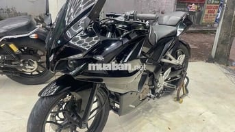 Kawasaki Bajaj Pulsar Rs200 biển số thành phố